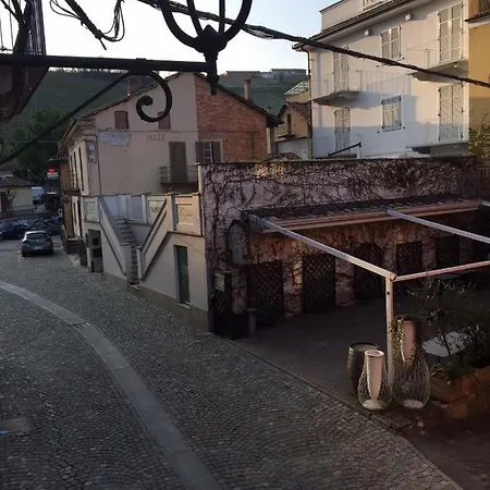 Semesterbostad Barolo Apartments